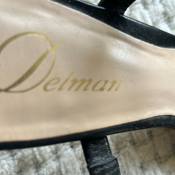 Delman  S9 scrappy patent leather  black sandal w/med heel Simple but elegant - Picture 2 of 9